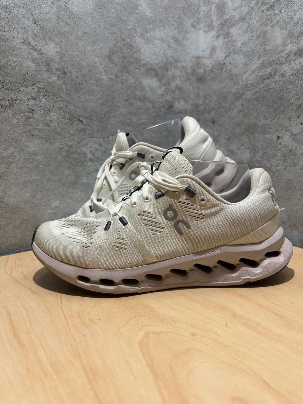 On Cloudsurfer road-running shoe size women’s 8